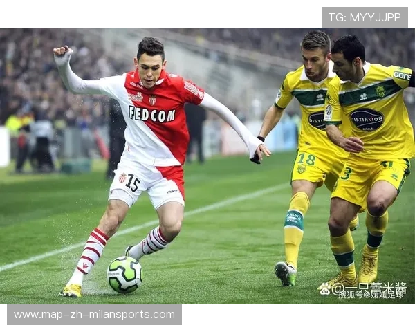 球队在连续比赛中通过轮换保持竞技状态，足球队这个概念可以连续限制为