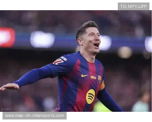 巴萨莱万任意球点燃全场球迷热情再添进球